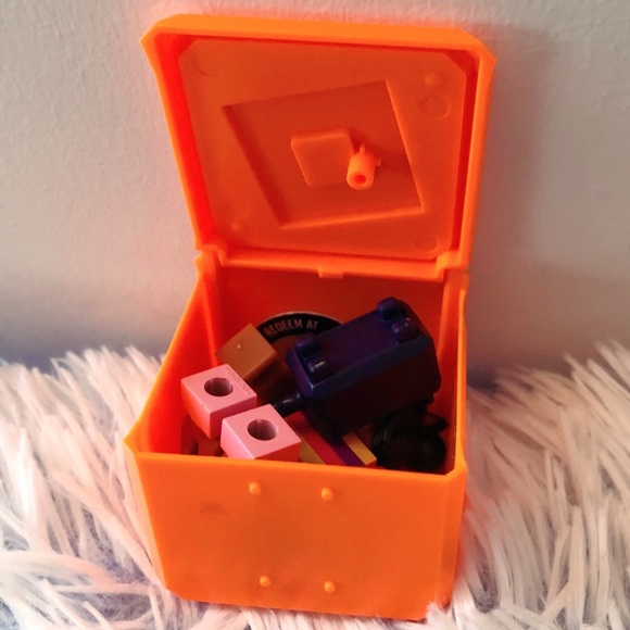 Apple Picking Simulator: Kitty the Pet Seller Roblox Toy with Kitty’s Cat Pack - Picture 8 of 9